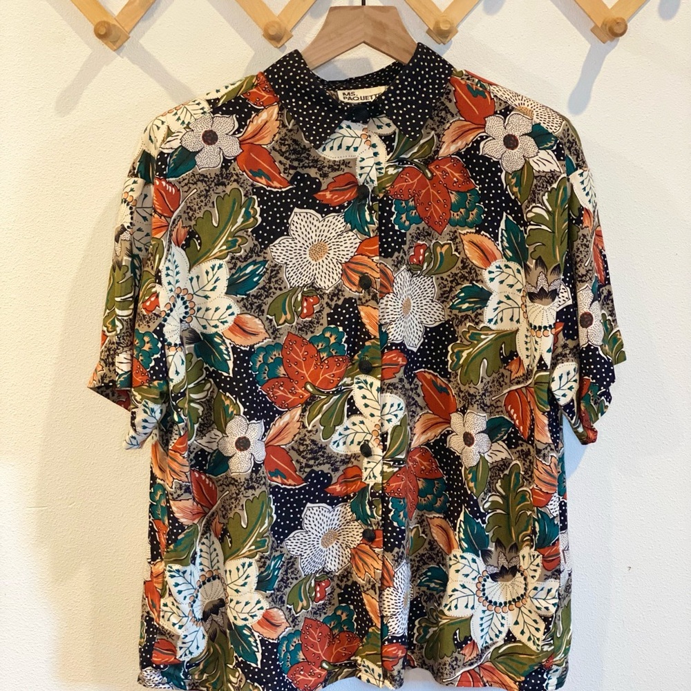 🌼 Vintage floral blouse 🌼